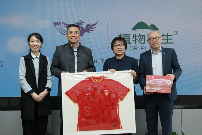 本场比赛数据方面也是给予巴伦西亚让步，不妨看好主胜打出。